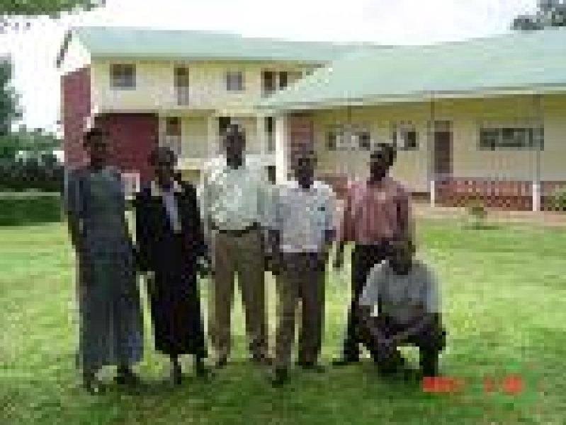 Students in fron of the Bible College